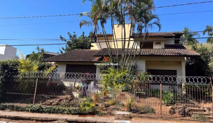 Casa à venda em Novo Hamburgo - Guarani - Com Piscina e Churrasqueira