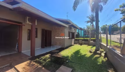 Casa semimobiliada com piscina em Imigrante Norte, Campo Bom - Venda