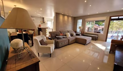 Casa em Campo Bom com 160m2 privativos - Bairro tradicional próximo ao centro