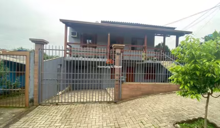 Casa com piscina à venda em Novo Hamburgo no bairro Petrópolis