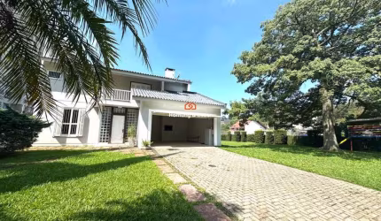 Belíssima casa de esquina à venda em Novo Hamburgo no bairro Jardim Mauá