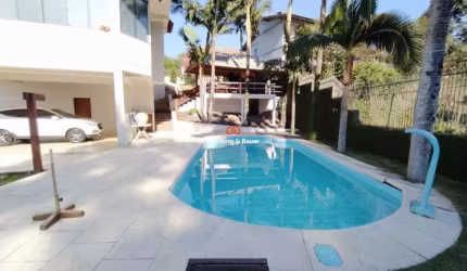 Belíssima casa / sobrado à venda no bairro Encosta do Sol em Estância Velha!
