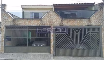 Vende-se 2 Sobrados cada um com 03 Dormitórios, 01 Suíte, 02 Vagas em Taboão  Diadema