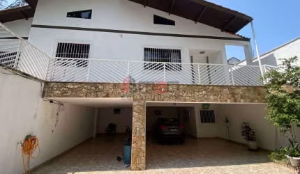 Casa a venda no City América.