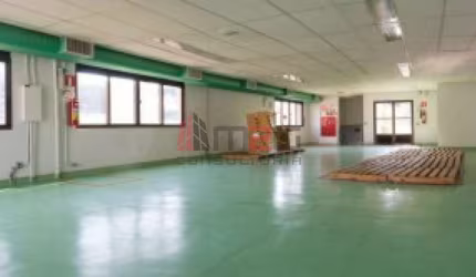 Prédio Comercial na Vila Anglo