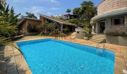 Cond SP 2 casa ,4 suítes - Impecável! MOBILIADA, lareira, piscina, anexos gourmet