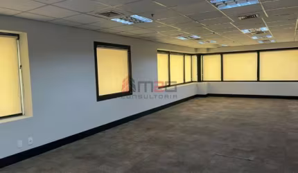 Conjunto comercial no Itaim Bibi