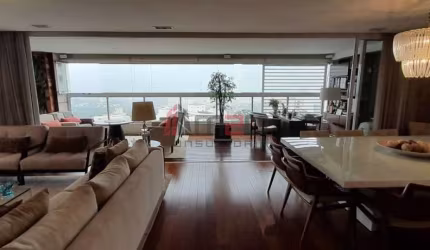 Apartamento de Alto Padrão com 3 Suítes e 4 Vagas para Venda no Alto da Lapa