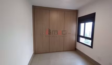Aluga-se apartamento com 3 dormitórios (1 suíte) na Pompéia.