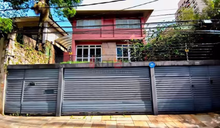 Casa com 5 Quartos e 7 banheiros à Venda, 456 m² por R$ 4.800.000