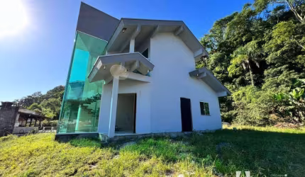 Sobrado comercial no bairro Espinheiros - Itajaí/SC