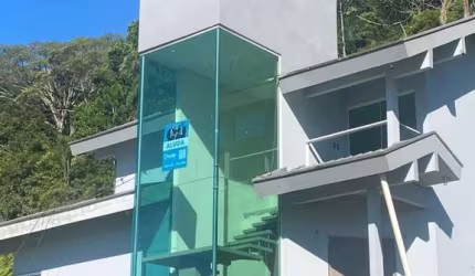 Sobrado comercial no bairro Espinheiros - Itajaí/SC