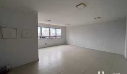 Sala comercial 37 m² no bairro Centro - Itajaí/SC