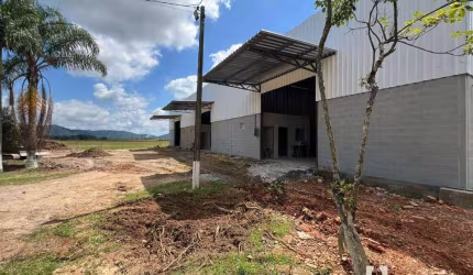 Galpão com 240 m² no bairro taipava - Itajaí/SC