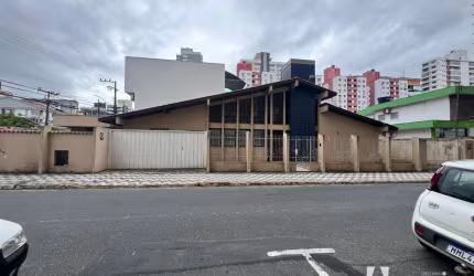 CASA COMERCIAL NO CENTRO