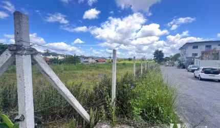 Terreno no bairro Espinheiros