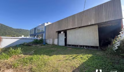 Galpão com 200 m²  no bairro Ressacada - Itajaí/SC