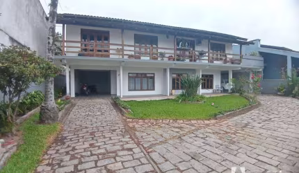 Casa comercial semimobiliada no bairro São João - Itajaí/SC