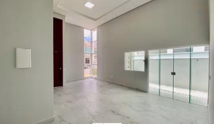 Casa Nova à Venda no Condomínio Novo Leblon - 3 Quartos, 4 Vagas fino acabamento