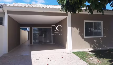 Casa em condomínio fechado com 3 quartos à venda na Estrada Oscar Vieira da Costa Júnior, 04, Cajueiros (Itaipuaçu), Maricá por R$ 550.000