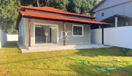 Casa em condomínio fechado com 3 quartos à venda na Avenida Carlos Marighella, 300, Chácaras de Inoã (Inoã), Maricá por R$ 580.000