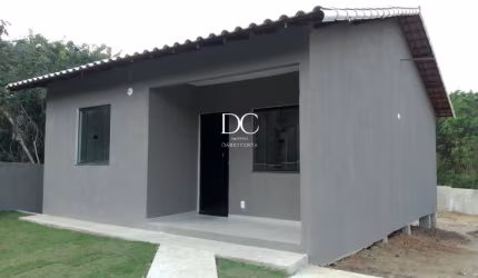 Casa com 2 quartos à venda na Rua I, Jacaroá, Maricá por R$ 325.000