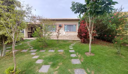 Casa em condomínio fechado com 3 quartos à venda na Estrada Oscar Vieira da Costa Júnior, Cajueiros (Itaipuaçu), Maricá por R$ 520.000