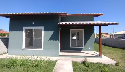 Casa em condomínio fechado com 2 quartos à venda na Rua Raul Alfredo de Andrade, Caxito, Maricá, 110 m2 por R$ 495.000