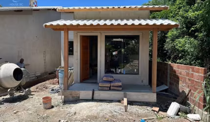 Casa com 3 quartos à venda na Rua Zuzu Angel, Itapeba, Maricá por R$ 400.000