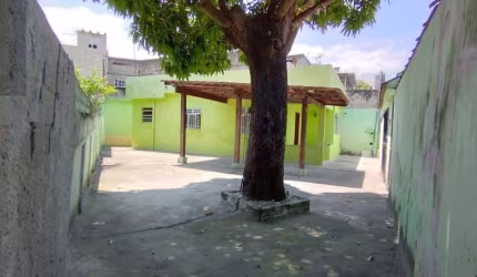 Casa com 2 quartos à venda na Rua Cristóvão Rosa de Almeida, 44, Porto Novo, São Gonçalo por R$ 240.000