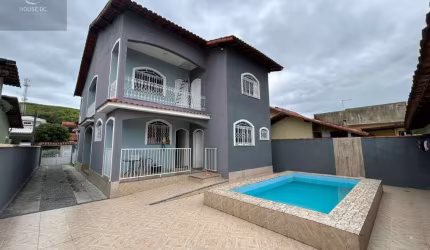 Casa em condomínio fechado com 5 quartos à venda na Rua Irineu Ferreira Pinto, Ponta Grossa, Maricá por R$ 950.000