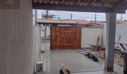 Casa com 2 quartos à venda na Rua Newton Estillac, Cordeirinho (Ponta Negra), Maricá por R$ 400.000
