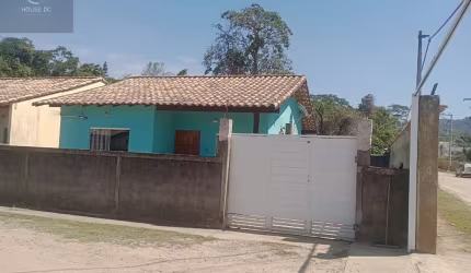 Casa em condomínio fechado com 2 quartos à venda na Rua Chico Mendes, 2, Chácaras de Inoã (Inoã), Maricá, 70 m2 por R$ 380.000