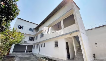 Casa com 2 dormitórios para alugar, 330 m² por R$ 3.173,61/mês - Centro - São João de Meriti/RJ