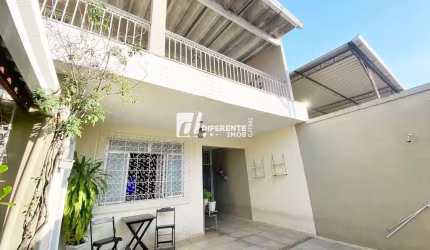 Casa com 3 dormitórios à venda, 115 m² por R$ 550.000,00 - Moqueta - Nova Iguaçu/RJ