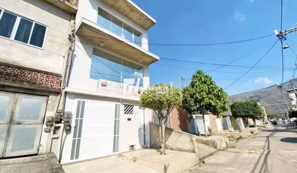 Casa com 4 dormitórios à venda, 180 m² por R$ 230.000,00 - Ouro Verde - Nova Iguaçu/RJ