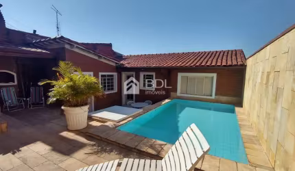 Casa com 2 quartos à venda na Rua Doutor Osvaldo Anhert, 555, Jardim Aurélia, Campinas, 217 m2 por R$ 870.000