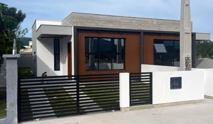 Casa térrea à venda , 3 dormitórios , 1 vaga, São João do Rio Vermelho R$795.000,00
