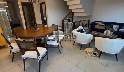 CASA TRIPLEX 3 QUARTOS  EM PATAMARES