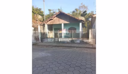 Casa  no Centro de Virgínia/ MG