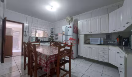 Casa com 3 dormitórios à venda, 163 m² por R$ 749.000,00 - Jardim Veloso - Osasco/SP
