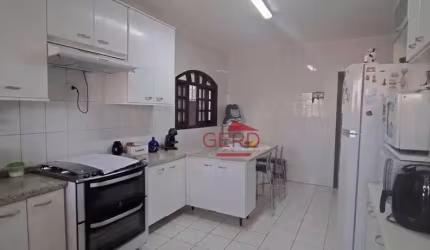 Sobrado com 3 dormitórios à venda, 236 m² por R$ 855.000,00 - Bela Vista - Osasco/SP