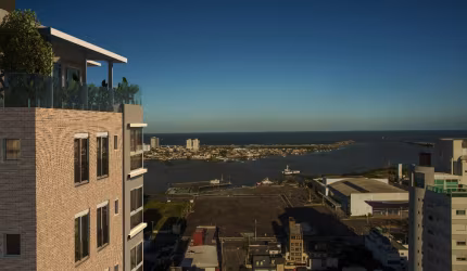 Lindo Apartamento no Centro de Itajaí - 3 Suítes - 2 a 4 vagas