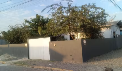 CASA À VENDA ESPINHEIROS - PORTAL 2