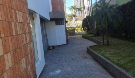Apartamento em excelente localização, com lazer completo, amplo e bom estado.