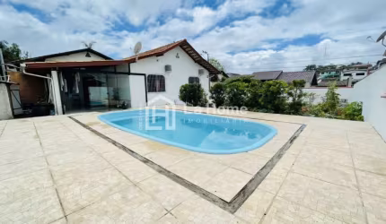 Casa com 2 quartos à venda no Velha Central, Blumenau , 99 m2 por R$ 700.000