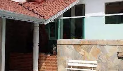 Sobradão com piscina na V. Floresta! 5 dorms, 4 vagas!