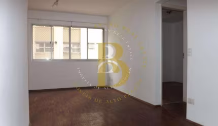 Apartamento com iluminação privilegiada, localizado em Moema.