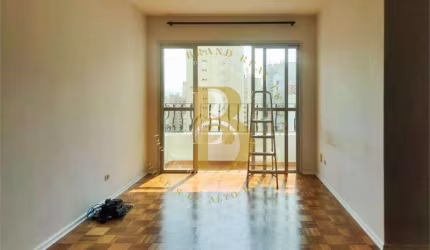 Apartamento primoroso, localizado em Moema.