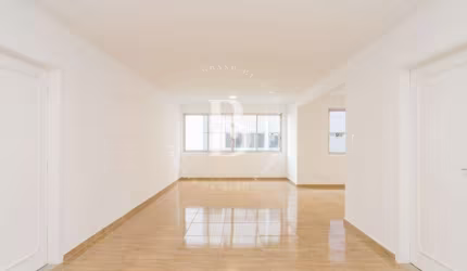 Apartamento com acabamentos refinados, localizado no Itaim Bibi.